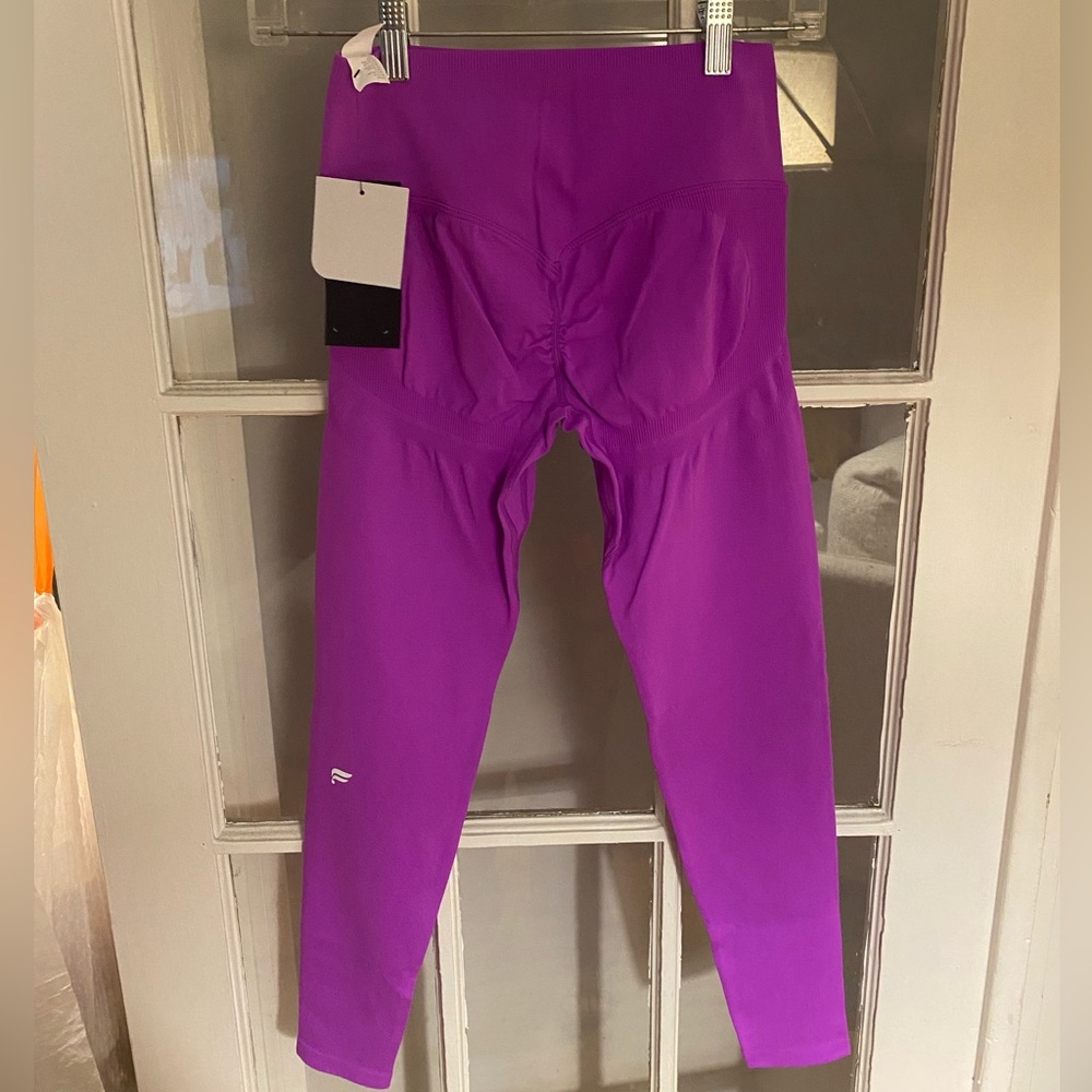 BRAND NEW WITH TAGS Fabletics Seamless Scrunch High Waisted Legging